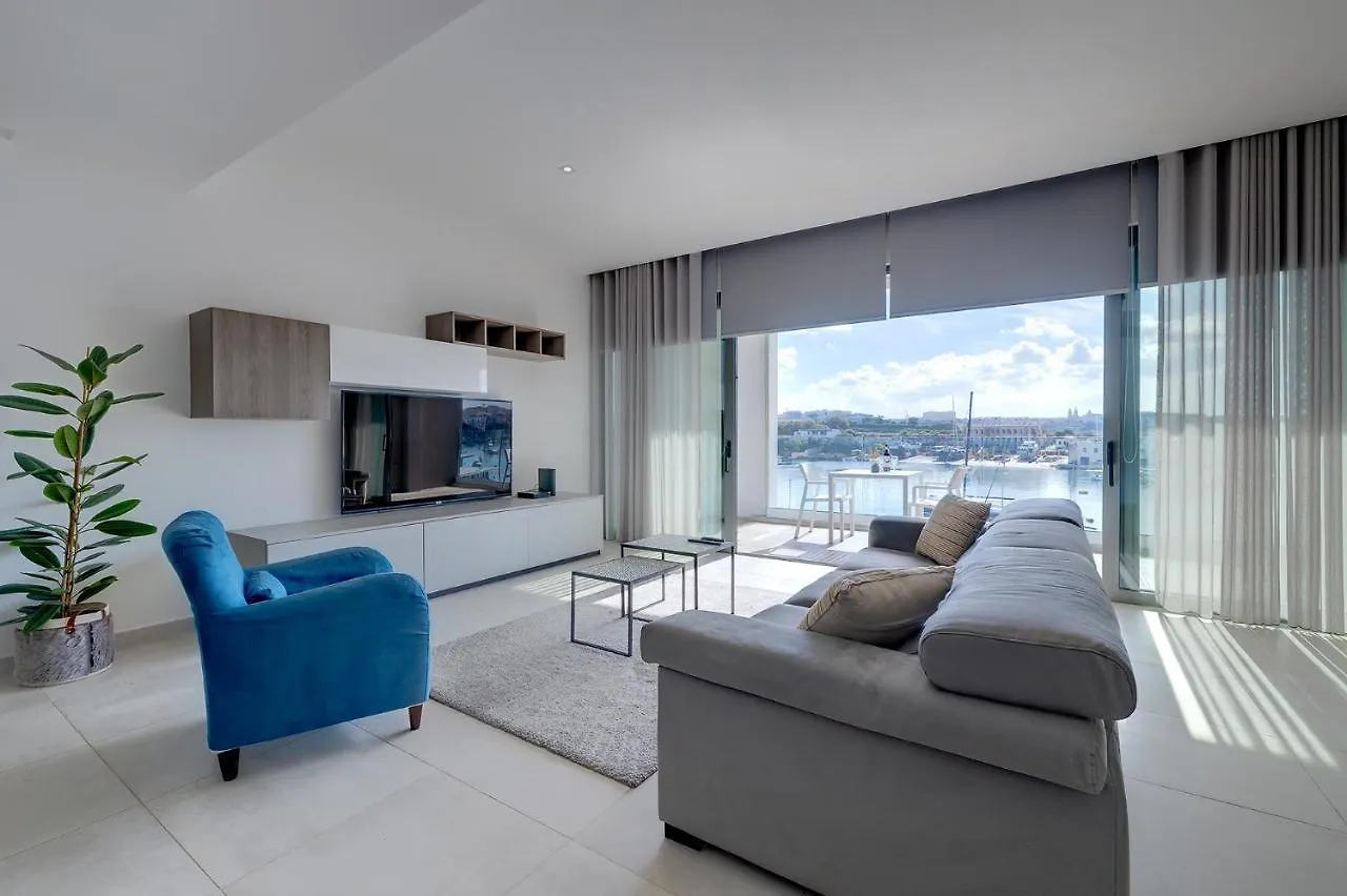 Superlative Apartment With Valletta And Harbour Views Sliema
