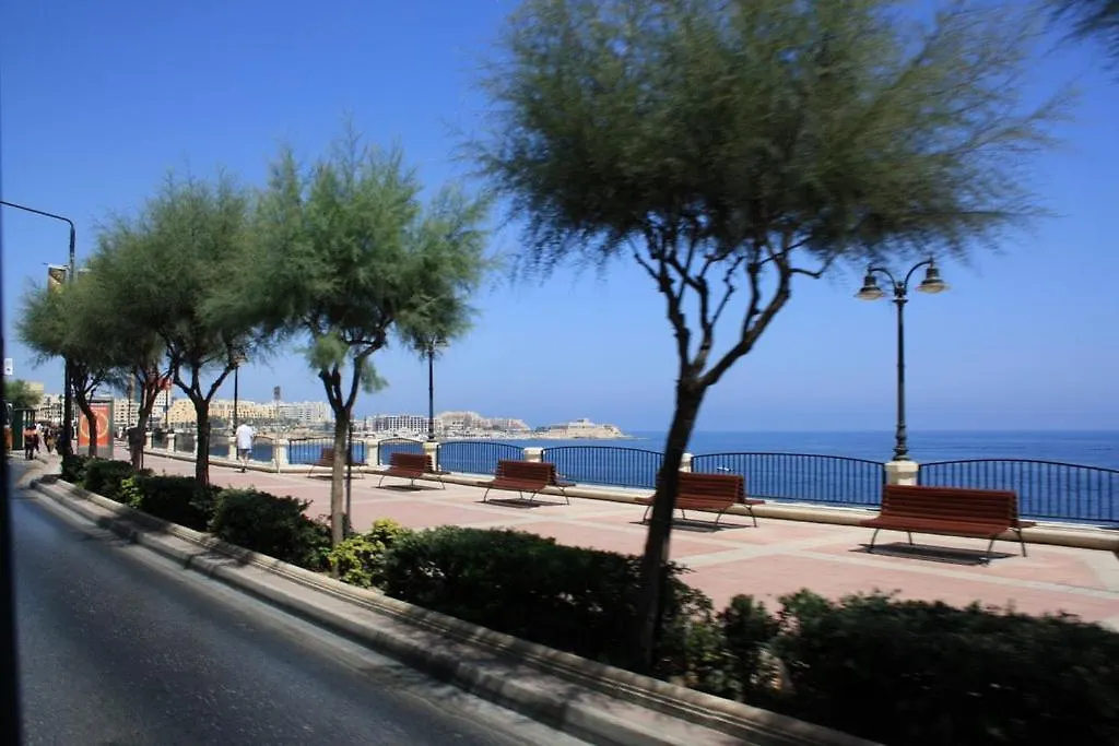 Superlative Apartment With Valletta And Harbour Views Sliema