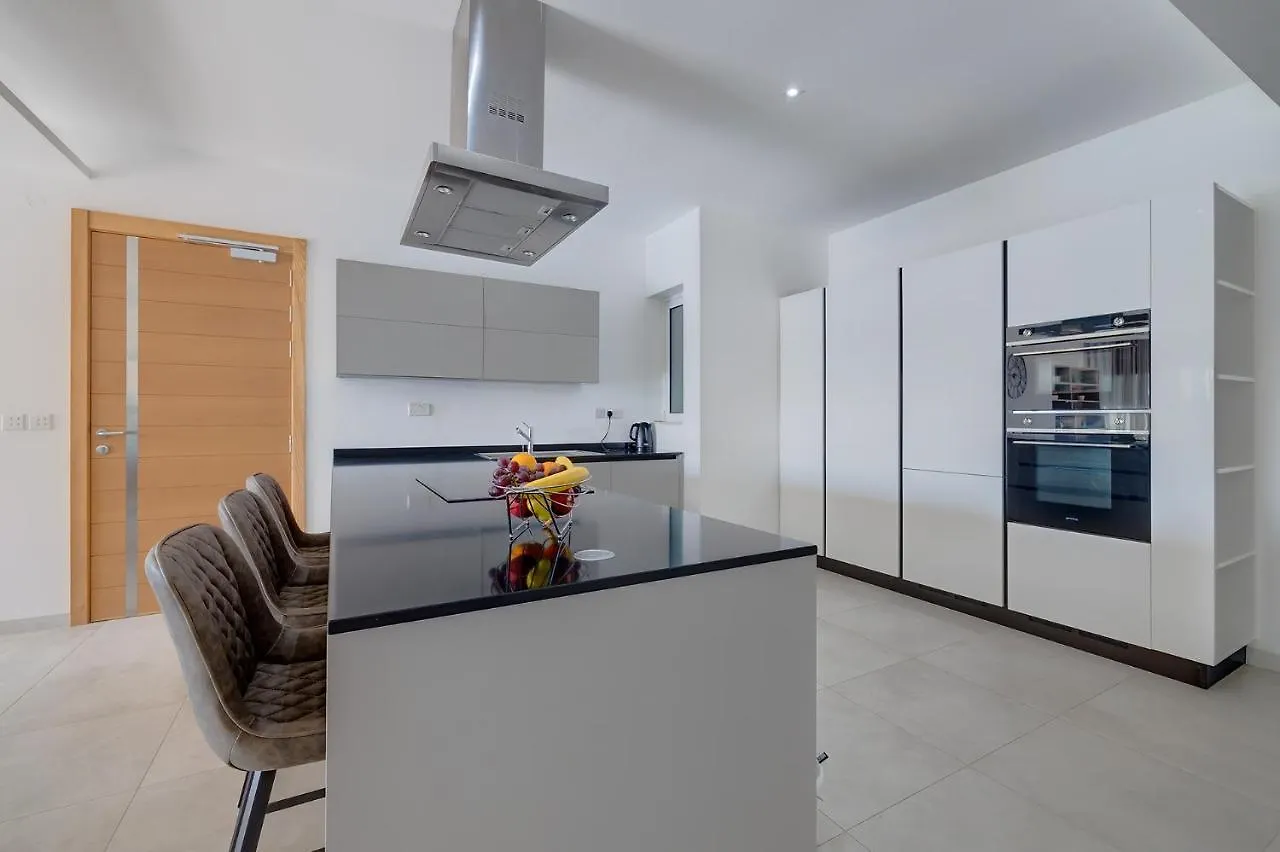 Superlative Apartment With Valletta And Harbour Views Sliema